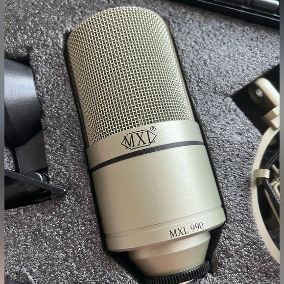 Good Condition MXL 990 Condenser Microphone - Picture 2 of 2
